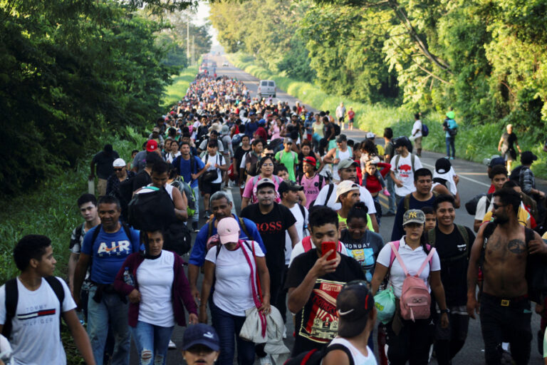 3,000 migrants leave southern Mexico on foot, heading for the United States