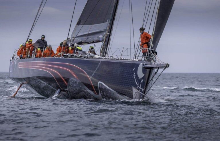 A Quebec crew wins the Transat Québec Saint-Malo