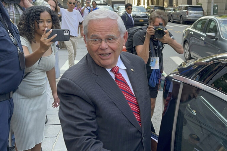 Accused of corruption | Jury deliberates in Senator Menendez trial