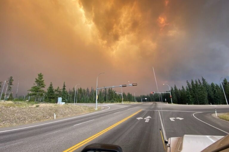 Alberta wildfires | Flames wreak havoc in Jasper, Canadian military to step in