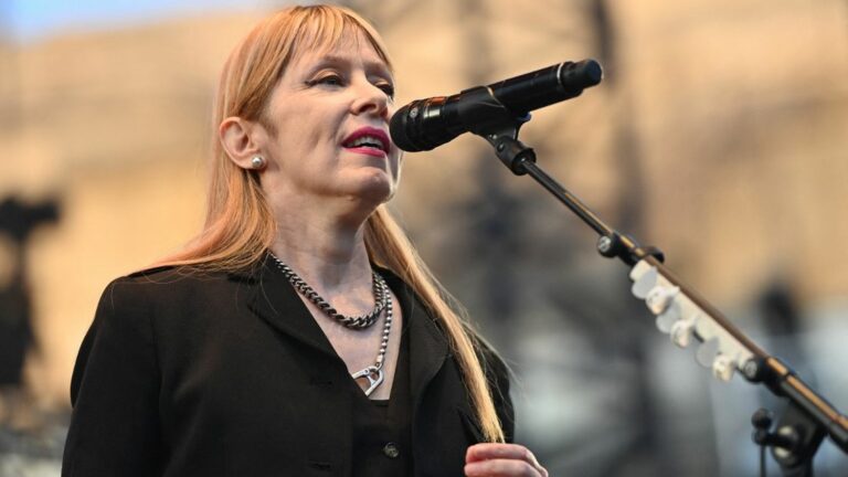 American singer Suzanne Vega prays that “the right president” will be elected in November in the United States