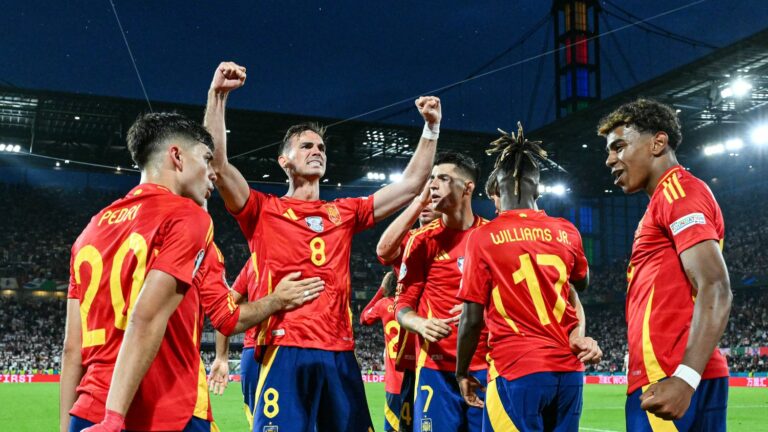 An unhappy captain, a decimated team, an adopted Croatian as a hero… What you need to know about La Roja