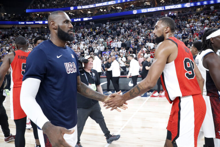 Basketball | USA begins Olympic preparation with victory over Canada