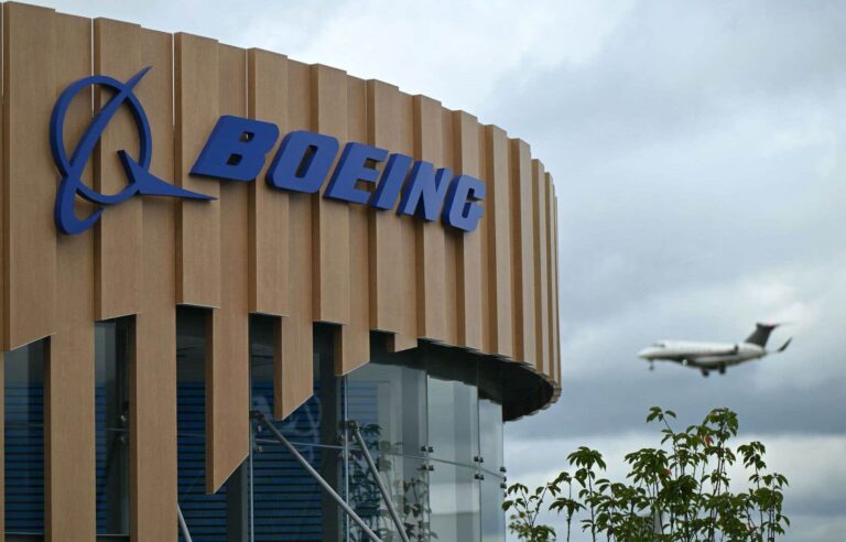 Boeing opens orders on first day of Farnborough Airshow