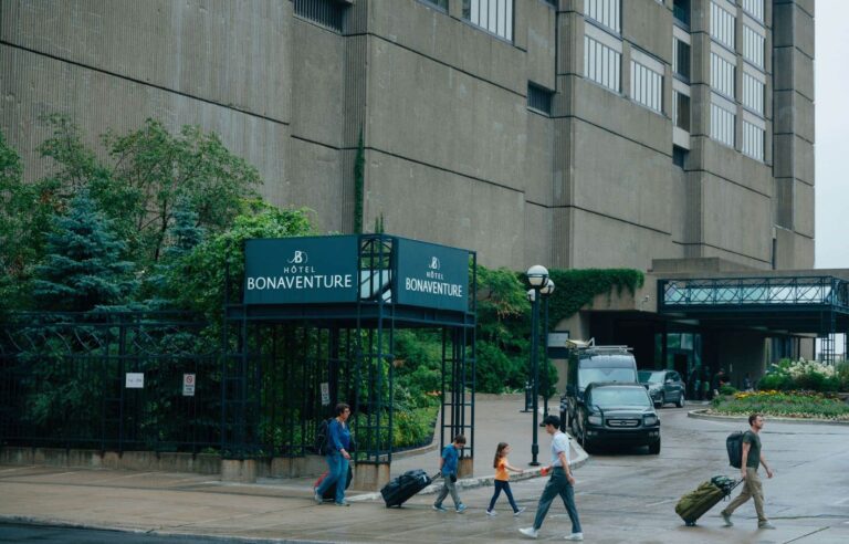 Bonaventure Hotel Employees Launch 24-Hour ‘Surprise’ Strike