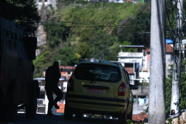 Brazil | Police officers point guns at black teenagers, sons of diplomats