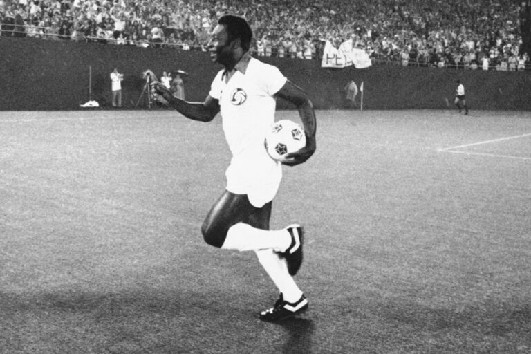 Brazil establishes a “King Pele Day”