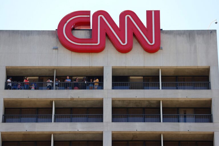 CNN bets on paid digital offering, around a hundred people will be laid off