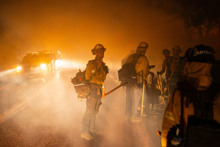 California | Slight progress in the fight against the largest fire of the year