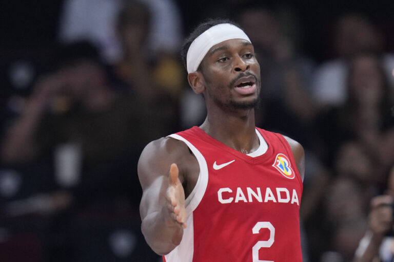 Canada continues its preparation for the Olympics by beating France 85–73