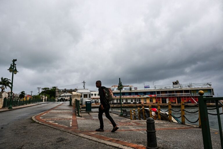 Category 4 | Hurricane Beryl strengthens as it approaches the Caribbean