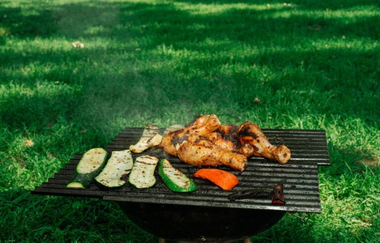 Coexisting in summer: no smoke without… barbecue