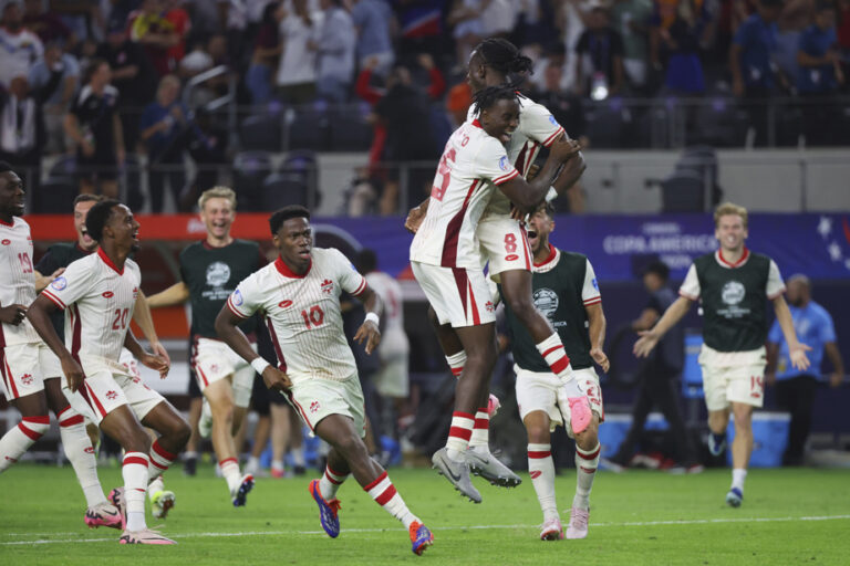 Copa América | Maxime Crépeau rises, Canada goes to the semi-finals!