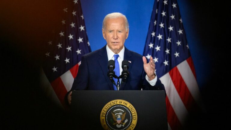 Criticized after a failed start to the campaign, Joe Biden reassures on the substance but commits huge slips of the tongue in front of the press