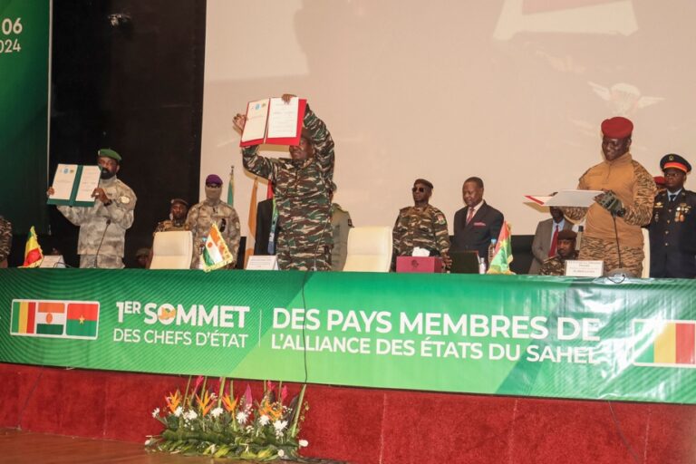 ECOWAS summit eclipsed by that of Sahelian military regimes