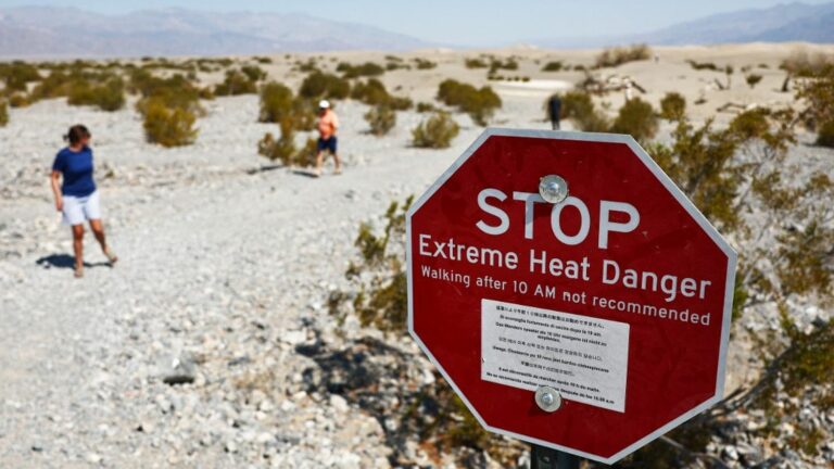 Extreme heat wave kills several in US