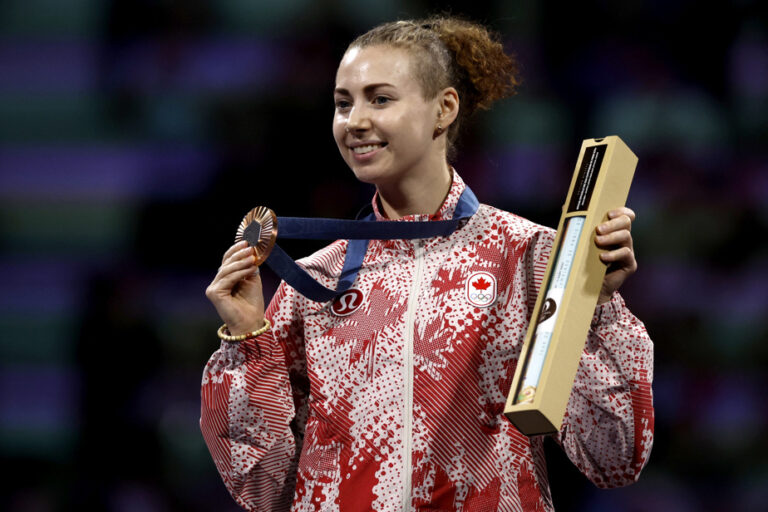 Fencing | Eleanor Harvey Makes History