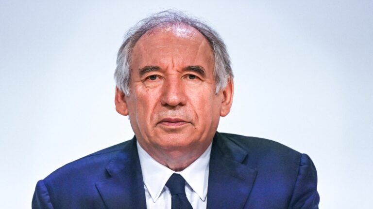 François Bayrou files complaint after receiving death threats, investigation opened