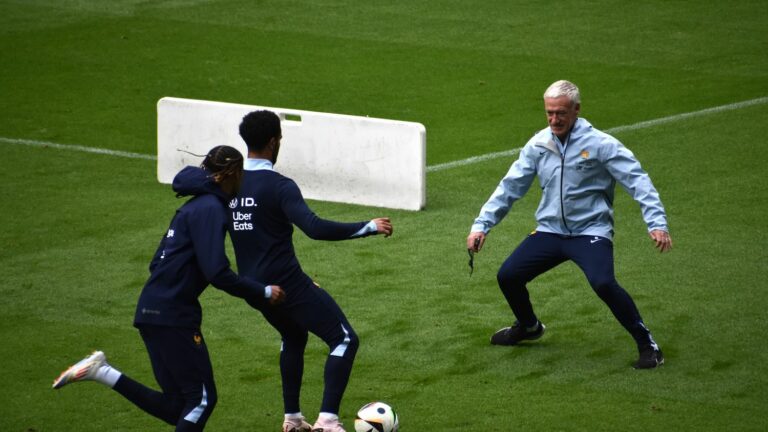 Gentle warm-up for the Blues the day after France-Belgium