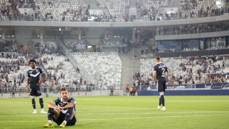 Girondins de Bordeaux renounce their professional status