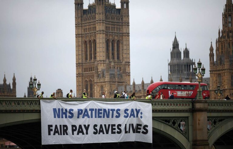 Government and doctors reach agreement to end strikes in England