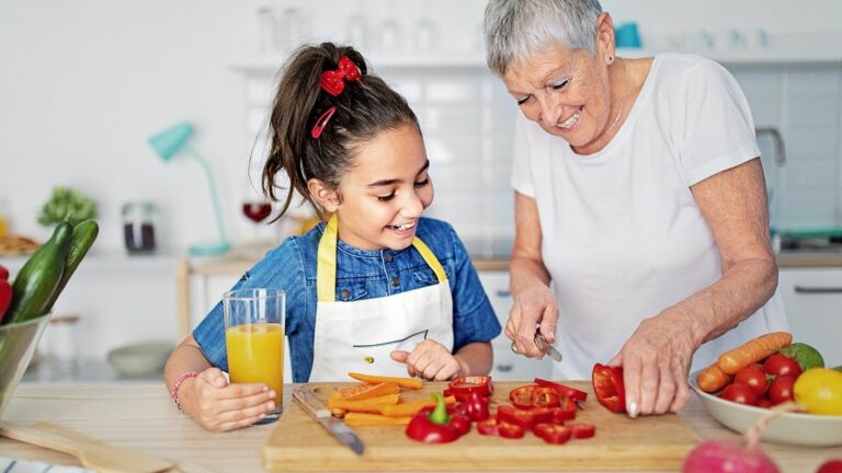 Healthy eating in childhood helps seniors maintain cognitive health