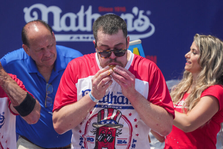 Hot Dog Eating Contest | Patrick Bertoletti and Miki Sudo Champions of the 4th of July Classic