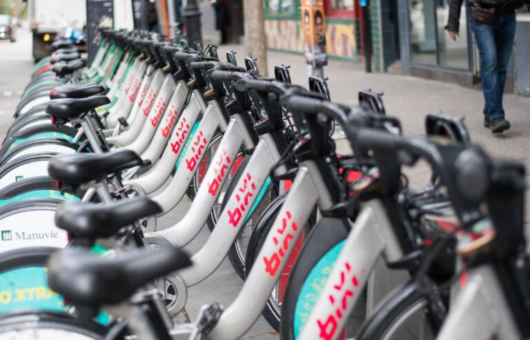 Hundreds of Bixi bike users have encountered difficulties using them