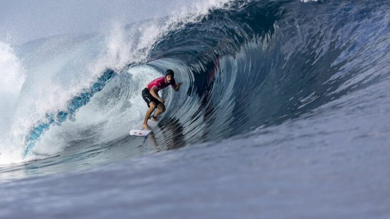 In Tahiti, the first round series have begun in the Olympic competition