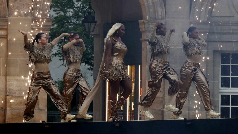 Internet users take over the Pont des Arts to reproduce the French star’s choreography at the Olympic opening ceremony