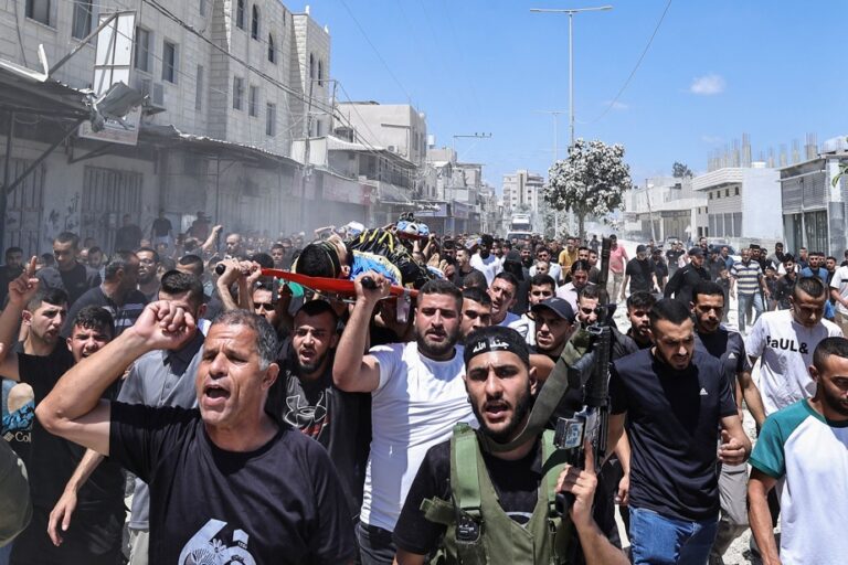 Israel and Hamas at War, Day 271 | Bombings on Gaza Strip, Thousands of Palestinians Flee to the South