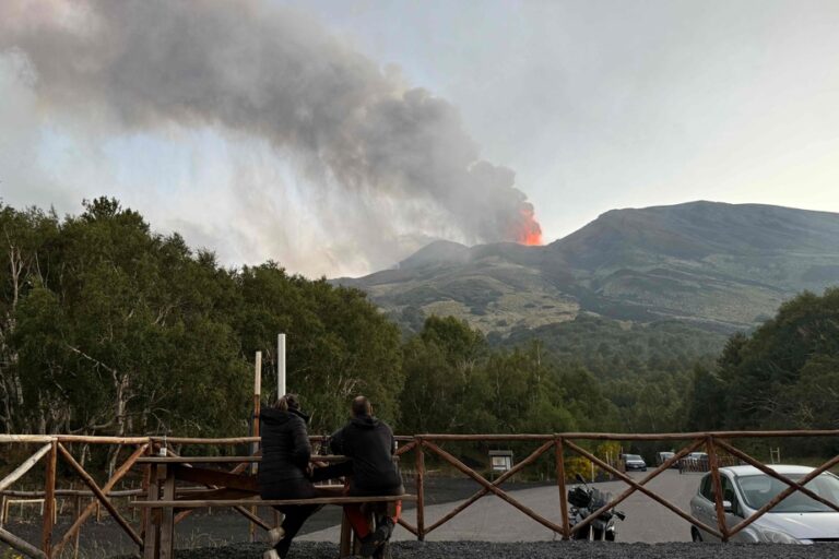 Italy | Etna volcano erupts, flights suspended at Catania airport