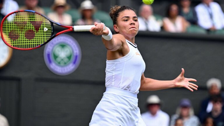 Jasmine Paolini loses the first set against Donna Vekic… Follow the first semi-final