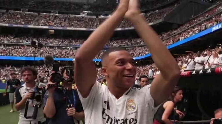 Kylian Mbappé was presented to the fans