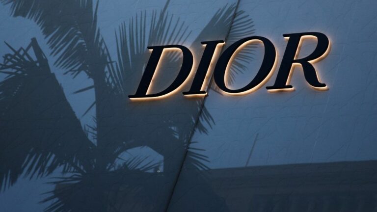 Luxury houses Dior and Armani targeted by an investigation into the working conditions of their subcontractors