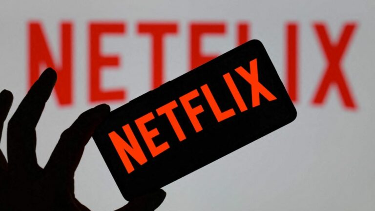 Netflix gains over eight million subscribers and focuses on audience loyalty