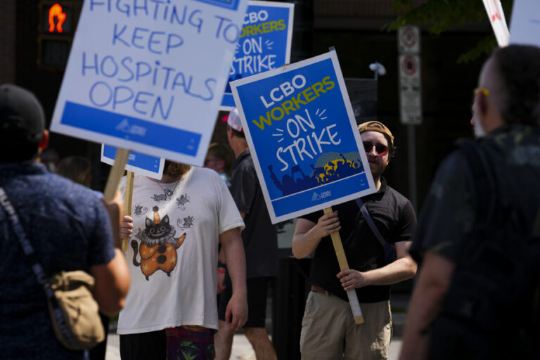 Ontario | Thousands of LCBO workers on strike