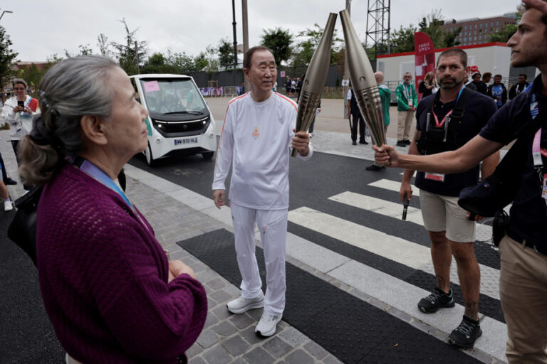 Opening Ceremony | Final lap for the Olympic flame