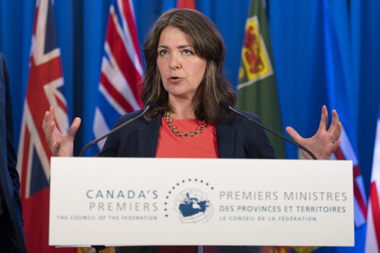 Prime ministers frustrated by lack of cooperation with Ottawa