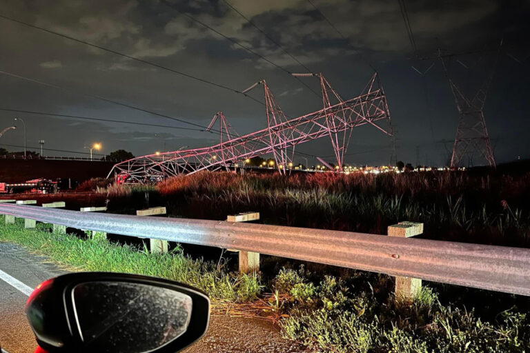 Pylon hit by bus | 87,000 customers plunged into darkness on the South Shore