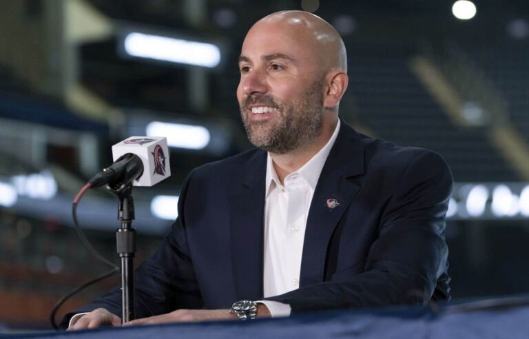 Quebecer Pascal Vincent is the new coach of the Laval Rocket, the Canadiens’ farm club in the AHL.