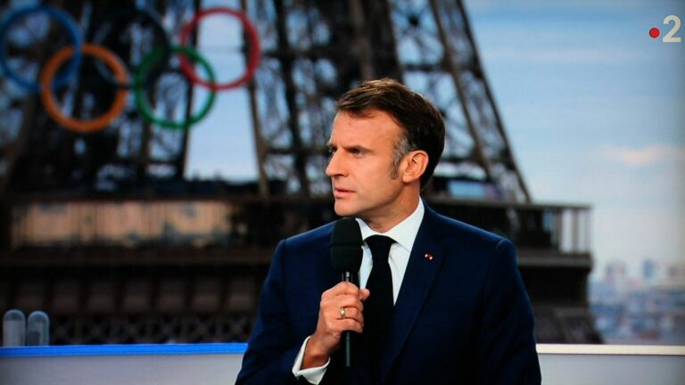 REPLAY. Watch the full interview with Emmanuel Macron on franceinfo and France 2