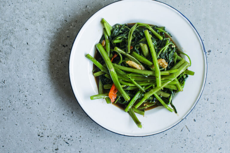 Recipe of the week | Stir-fried morning glory (pad pak boong)