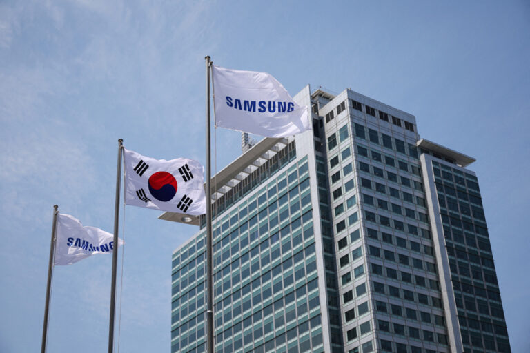 Samsung workers on immediate strike