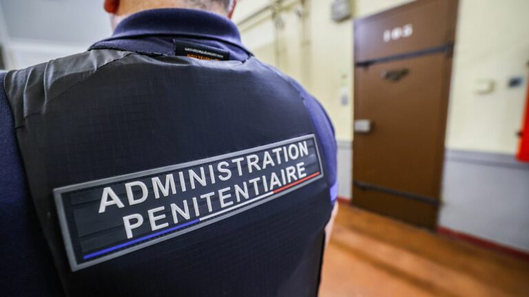 Sentenced to life for January 2015 attacks, prisoner placed in solitary confinement attacks guards at Laon prison