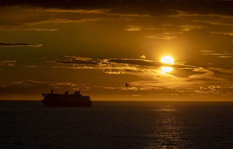 Still on strike, the ferry between Matane and the North Shore remains at the dock