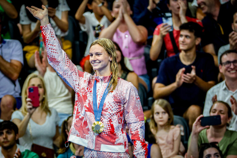 Swimming | Summer McIntosh wins 400m medley gold