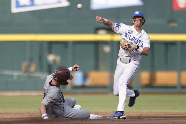 Tampa Bay Rays | Drafted in the 2nd round, Émilien Pitre signs his first professional contract