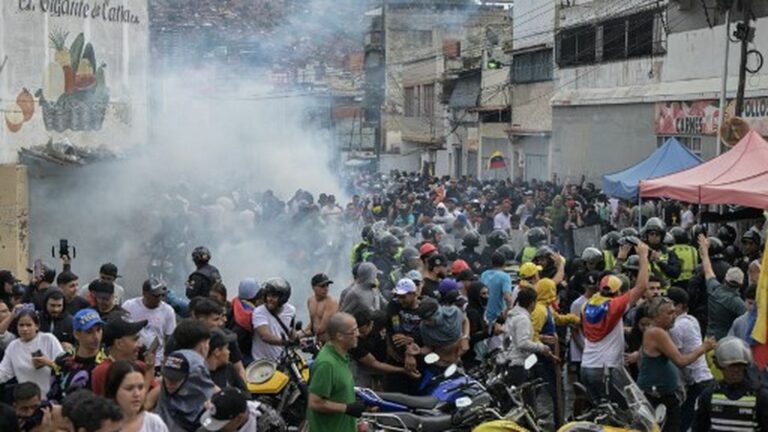 Tear gas fired at protesters against Nicolas Maduro’s re-election