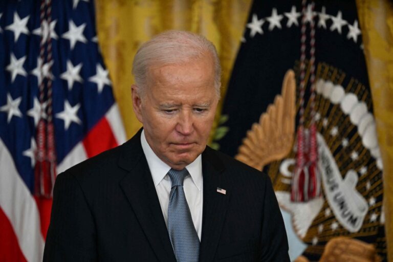 Tense National Day | Joe Biden in full crisis over his candidacy